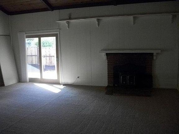 4th image of 1718 San Carlos St