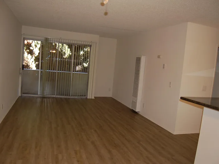 1232 Harvard St #6 — Photo 11