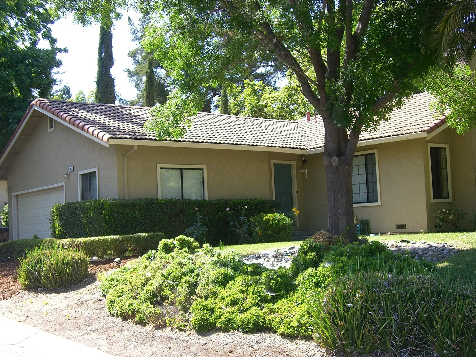 200 Ridgevale Ln photo 1
