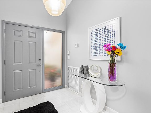 3rd image of 5570 Glen Abbey Court