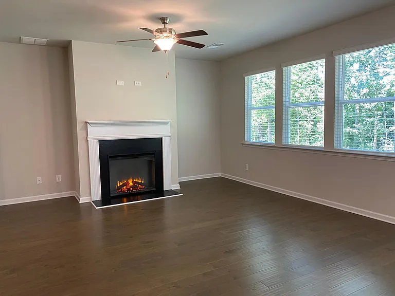 4442 Richmond Ct — Photo 8