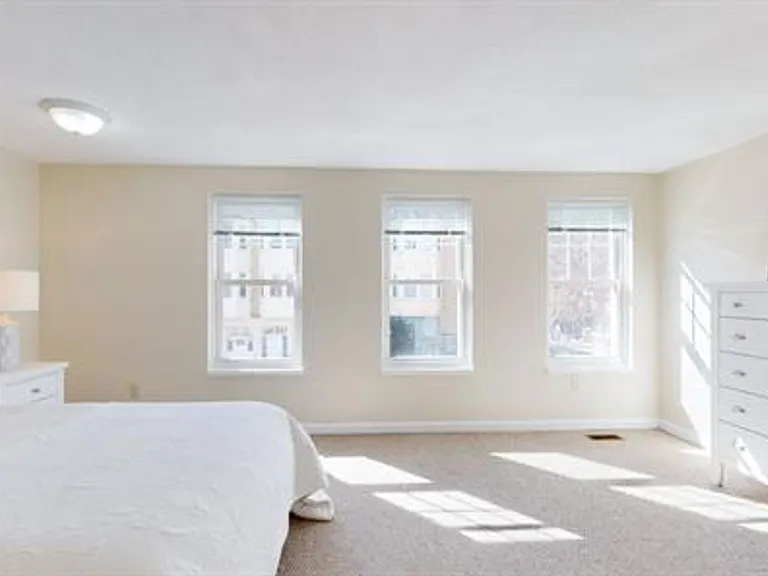 137 Glenville Ave #2 — Photo 16