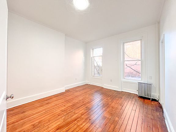 5th image of 556 Vanderbilt Ave #1
