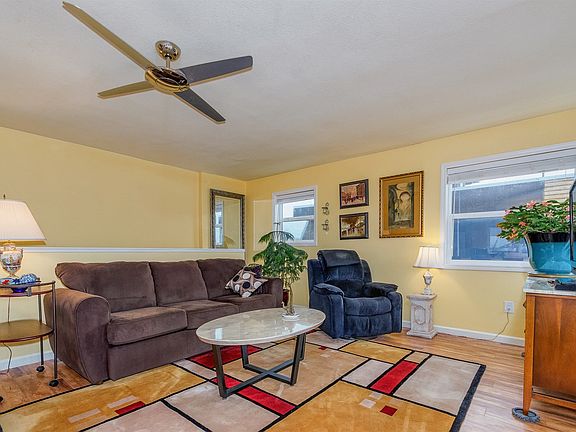 3rd image of 11844 N Jantzen Dr
