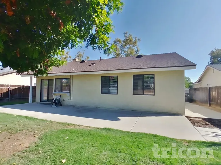 25854 Harriet Ave — Photo 15