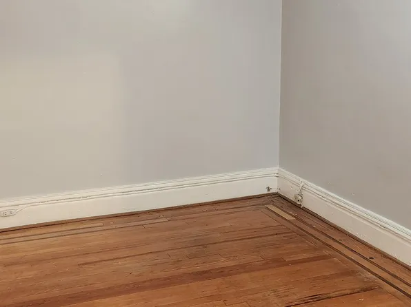 179 Manhattan Avenue image 3 of 19