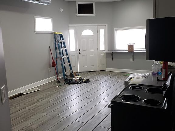 3rd image of 3416 W Clearfield St Floor 1