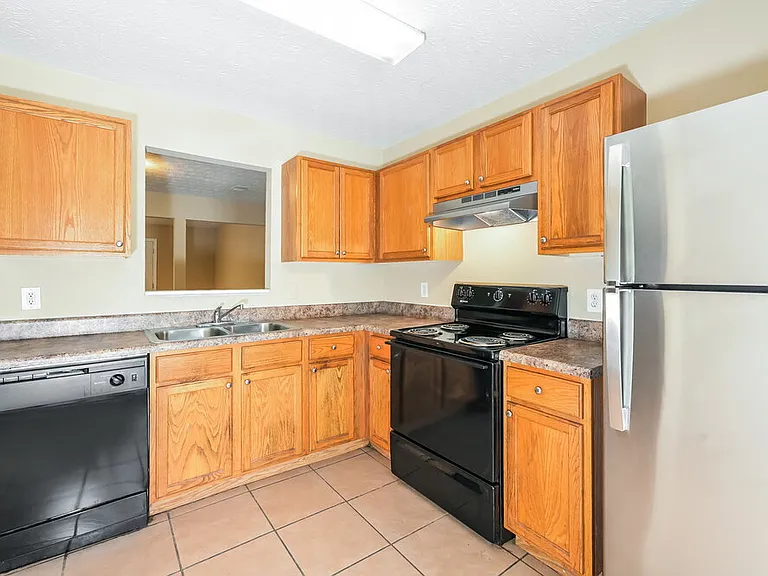 5733 Strathmoor Manor Cir — Photo 8