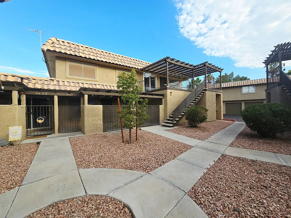1833 Plum Ct