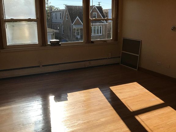 3rd image of 5900 N Odell Ave APT 7