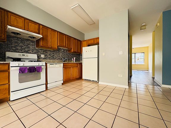 5th image of 2265 S Stewart Ave