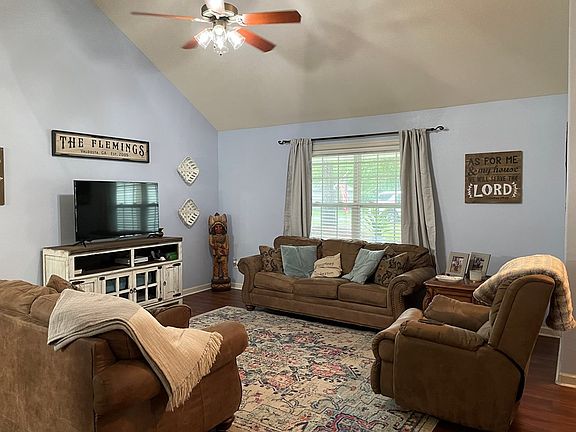 3rd image of 4248 Shelby Ln