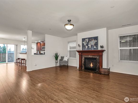 4th image of 1179 Swan Loop