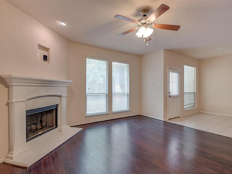 6677 Friendsway Dr — Photo 9