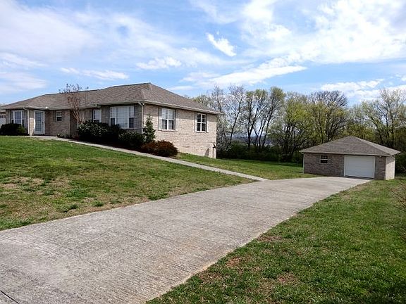 2nd image of 209 Florence Cir