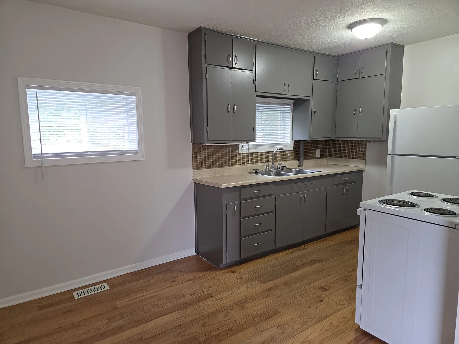 1 bed, 600 sqft, $825 — Photo 2