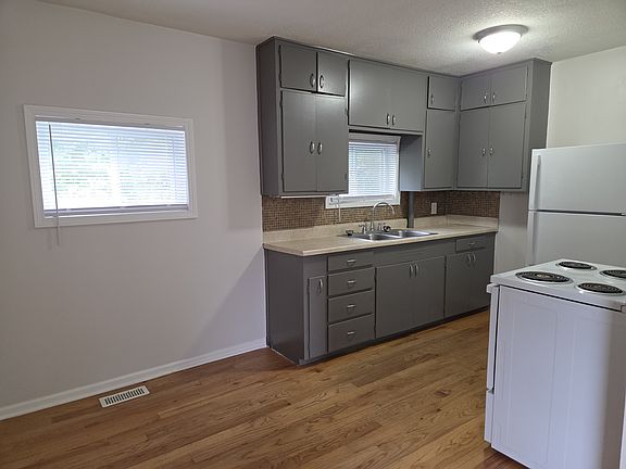 2nd image of 1146 S Lulu Ave