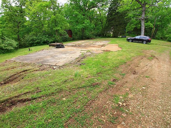 3rd image of 227 Valley Dell Dr