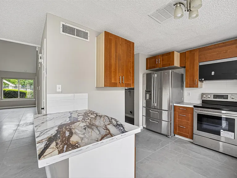 2340 Woodland Park Dr #113 — Photo 23