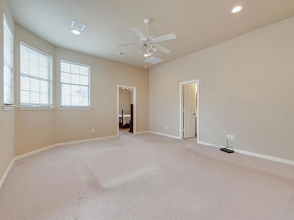3rd image of 1304 Cog Hill Dr