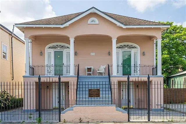 3 bed, 2.0 bath, 1570 sqft, $2,000 — Photo 1