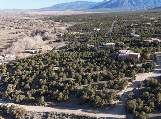 2 Sendero Penitente Rd, Taos, NM 87571