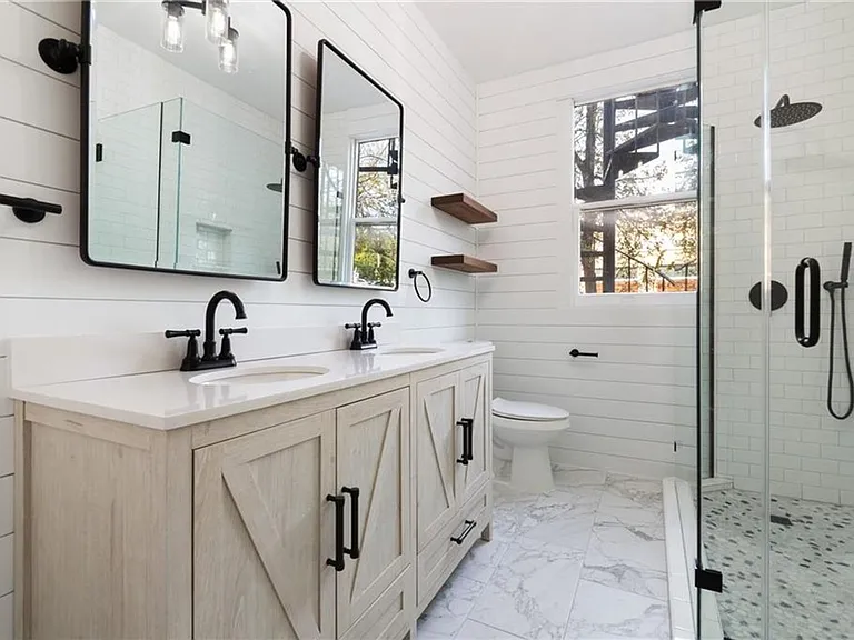 3210 Hampton Rd #B-C-A — Photo 2