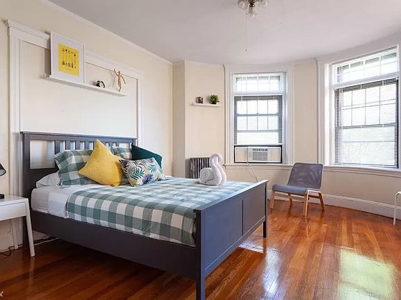 5th image of 1249 Beacon St #2L