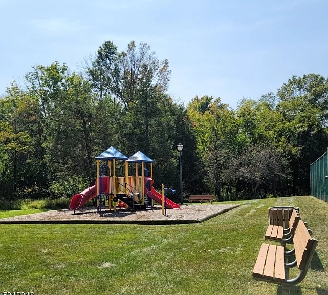 348 Cotswold Pl — Photo 47