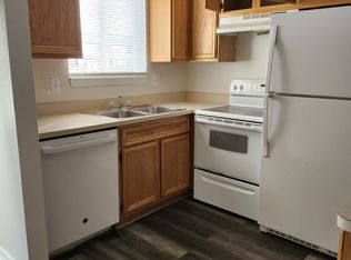 30324 Wedgewood Cir, Roseville, MI 48066