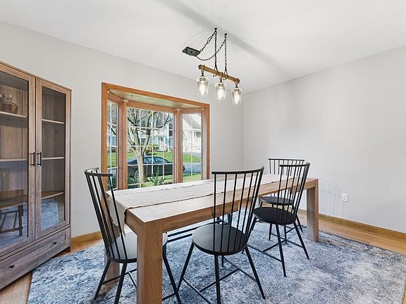 4th image of 36 Shady Brk