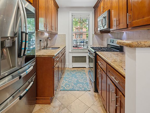5th image of 388 Avenue S #1D