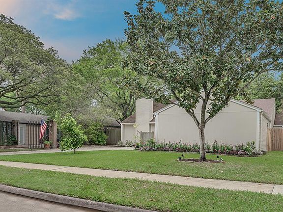 4th image of 11818 Westmere Dr