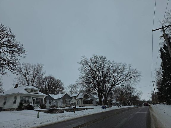 4th image of 823 Willow St