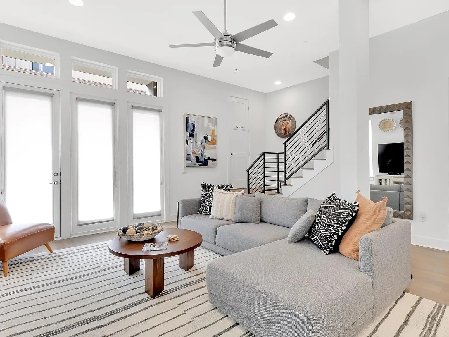 3 bed, 3.5 bath, 2253 sqft, $4,500 — Photo 1