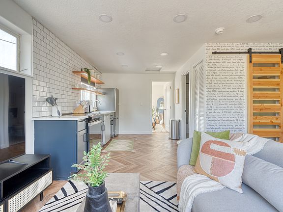 3rd image of 5222 SE Holgate Blvd #3