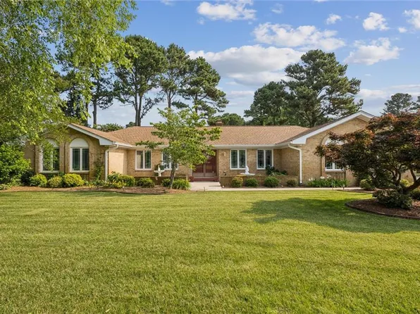 2438 Blue Castle Ct, Virginia Beach, VA 23454