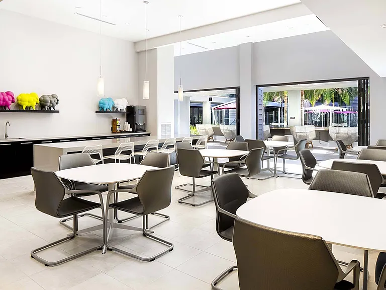 Metropolis Apartments — Photo 17