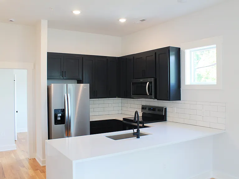 720 Castle St #303 — Photo 2