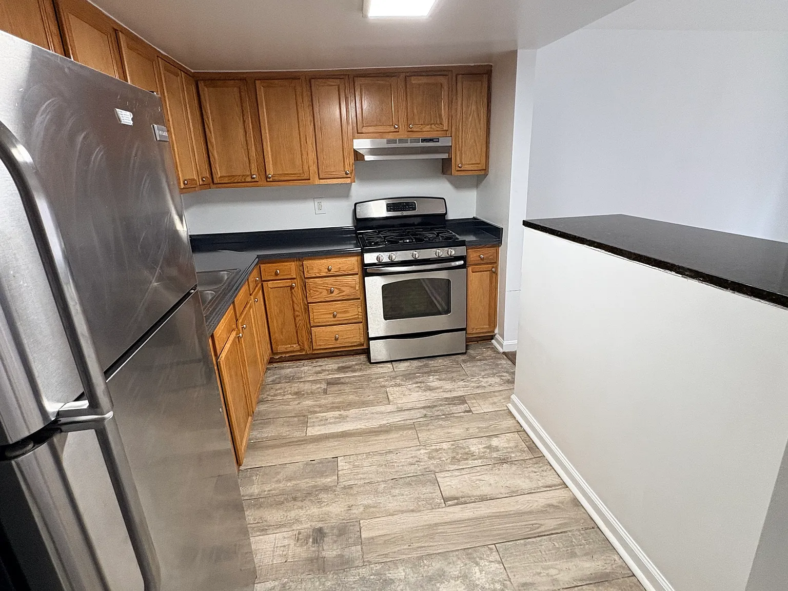 3 bed, 1152 sqft, $2,250 — Photo 3