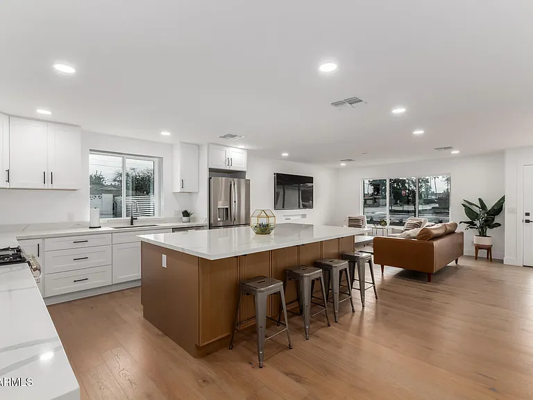 8401 E San Miguel Ave — Photo 8