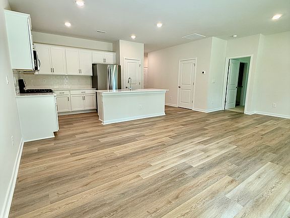 5th image of 3518 Cramer Creek Dr