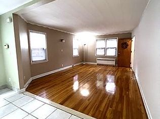 42-10 208th St #1D, Bayside, NY 11361