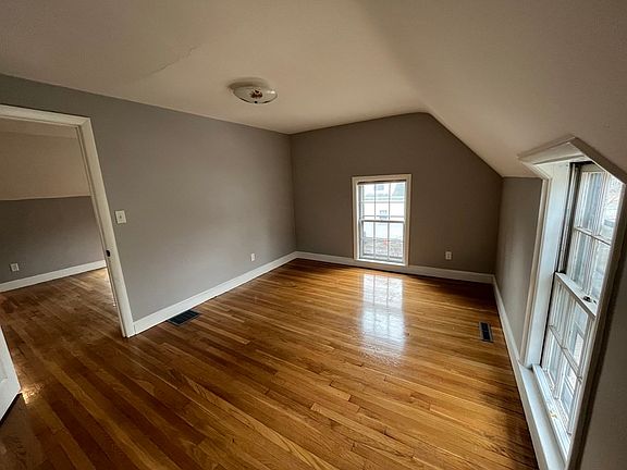 5th image of 29 Carpenter St #3