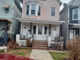418 Washington Ave, Elizabeth, NJ