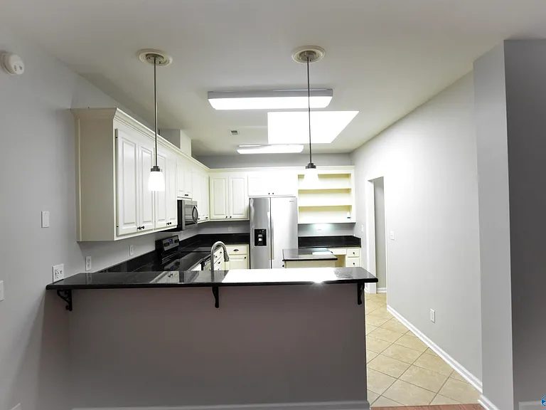 118 Canterbury Dr — Photo 5