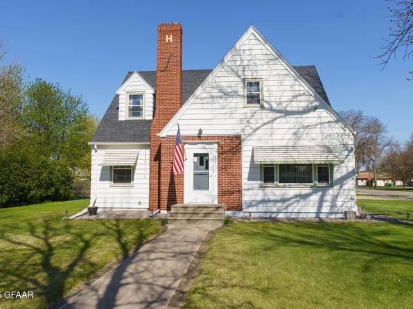 130 6th Ave SE, Mayville, ND 58257