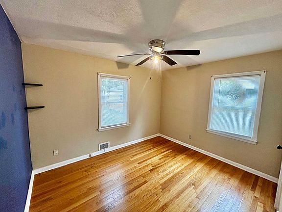 5th image of 1907 W Pearl Ave