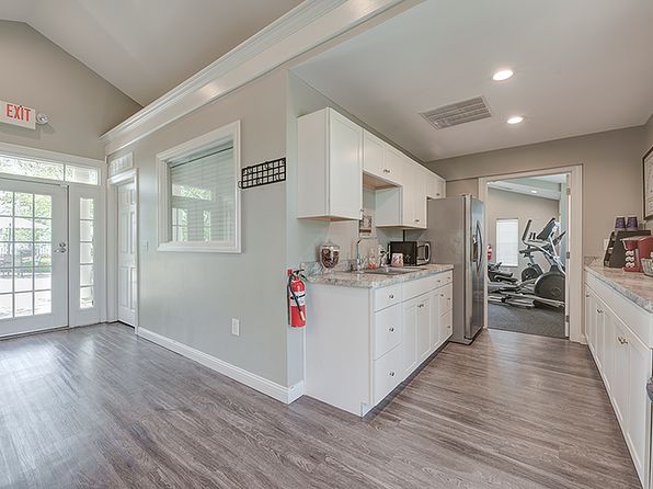 124 Lippazon Way #129L