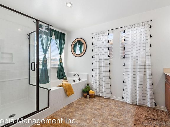 3rd image of 37177 Whispering Hills Dr